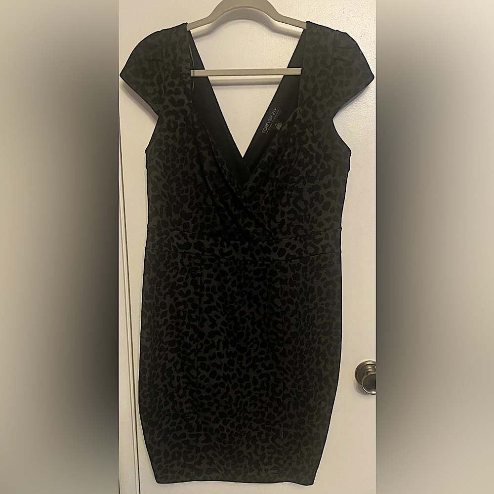 Black and dark gray leopard print dress